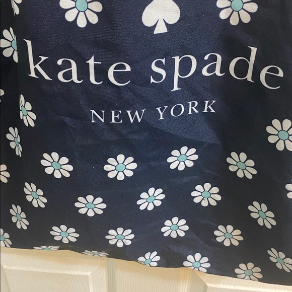 Kate Spade New York Large Foldup Canvas Daisy Tote Travel Shopping Navy White - Picture 2 of 5